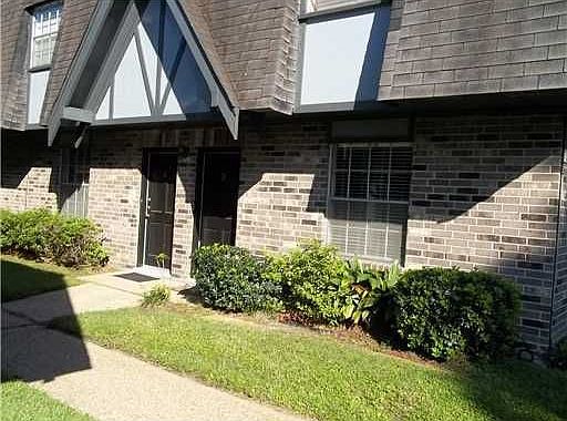 1st image of 4489 Woodland Dr