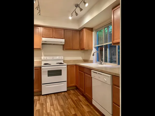 Peg Tree Apartments, 141 Leonard St APT 4, Lake Oswego, OR 97034