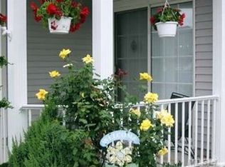 580 Leisure Dr, Ridge, NY 11961