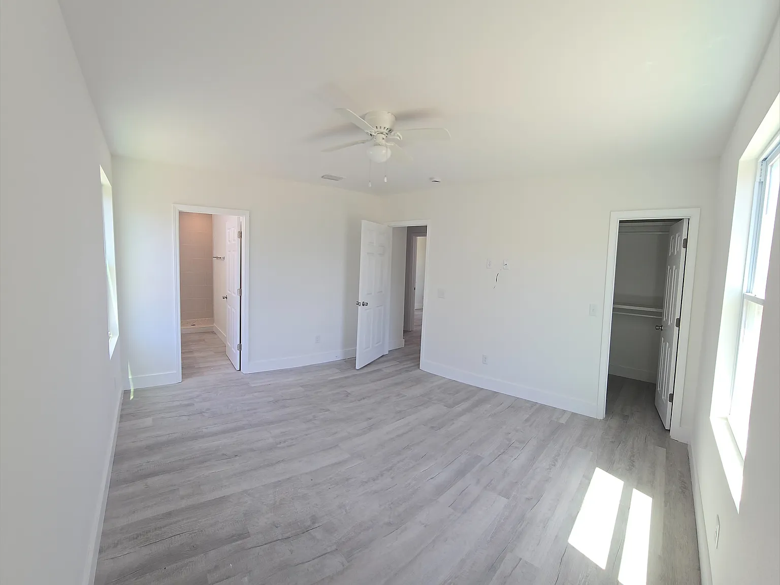 3 bed, 1200 sqft, $1,650 — Photo 3