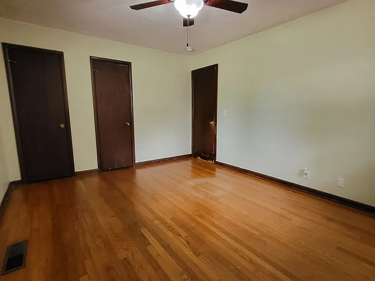 1417 Hollywood Ave — Photo 12