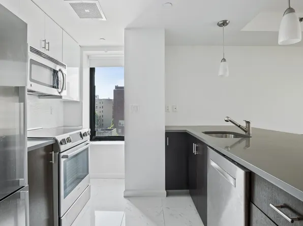 189 Avenue C 6A image 3 of 8