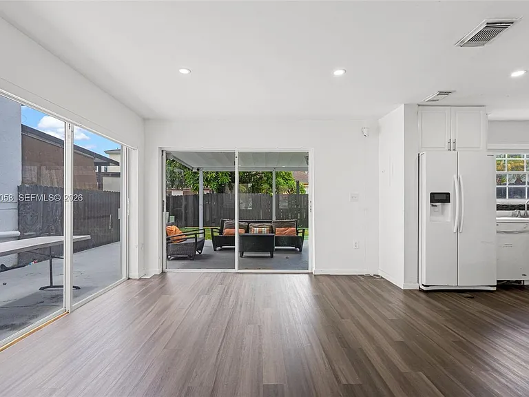 13990 SW 160th Ter — Photo 7