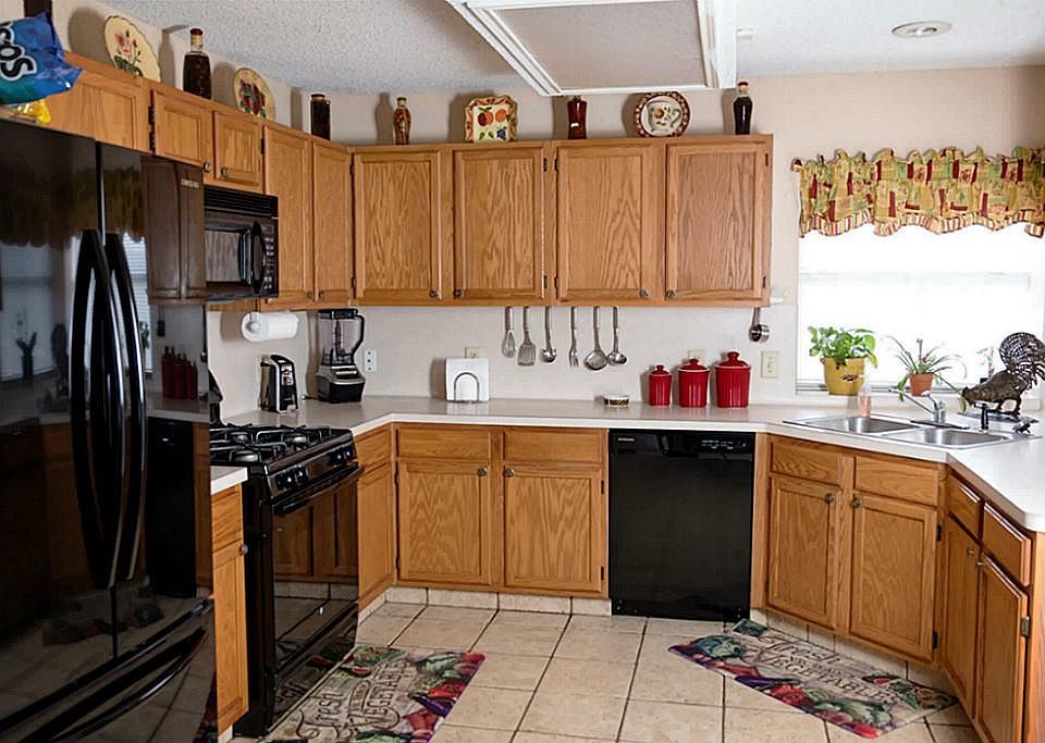2nd image of 10015 Territory Ln