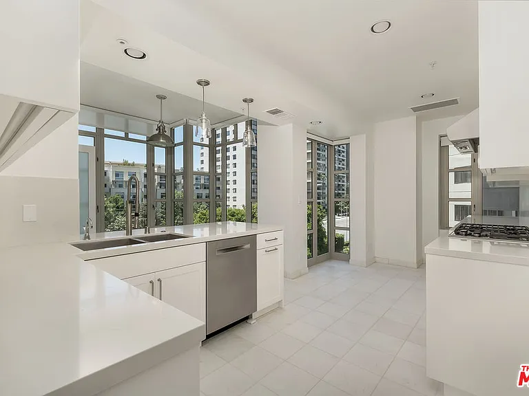 10580 Wilshire Blvd #4NE — Photo 6