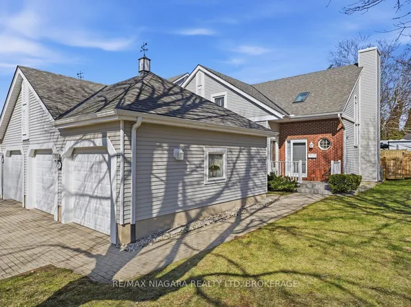 5 Lakeside Dr W #23, Saint Catharines, ON L2M 1P3