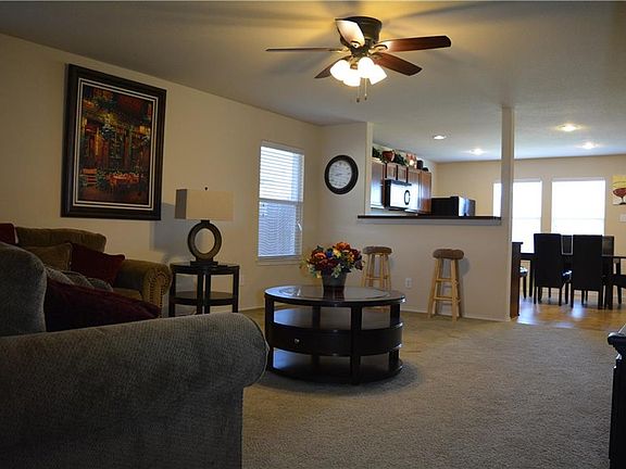 4th image of 1364 Hillside Dr