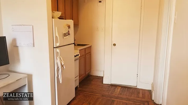 Rented by ZealEstate Group Inc | media 33