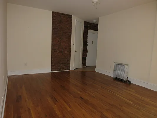 Rented by Velsor Realty | media 14