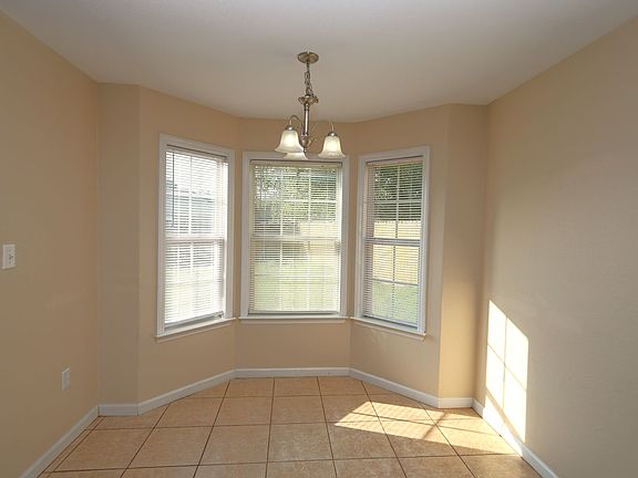 3rd image of 5307 Vine Dr
