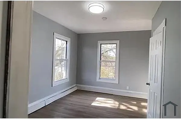 Building Photo - 109 Caroline St #1