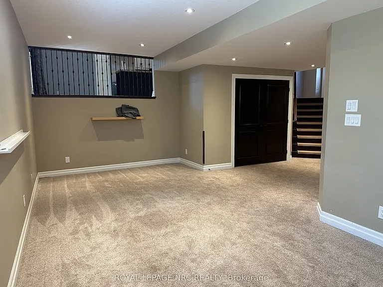 7 Sapphire Ct N — Photo 15