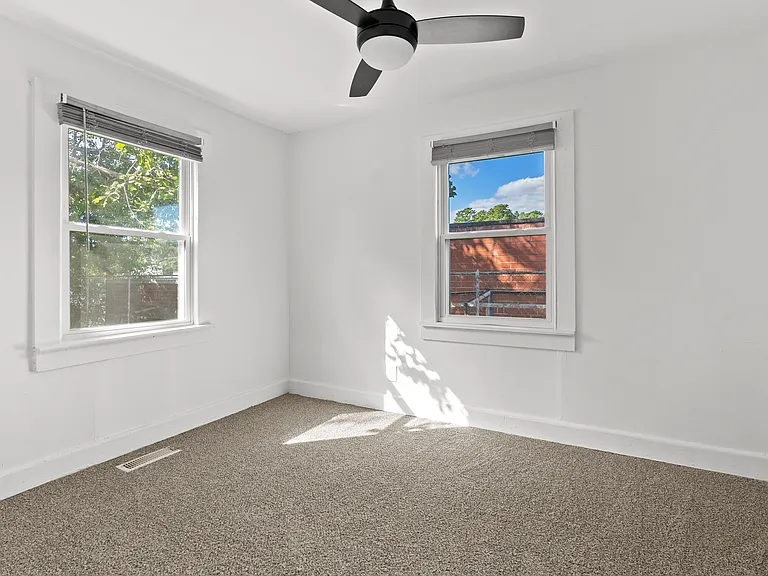 1006 Carlton Ave — Photo 8