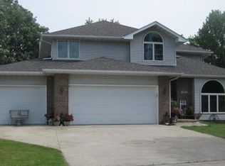 254 Fairfield Dr, Crown Point, IN 46307