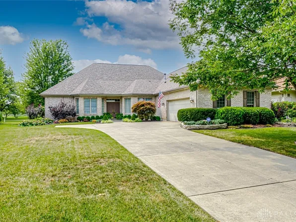 1267 Club View Dr, Dayton, OH 45458