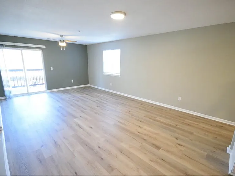 1150 E 51st St #2C — Photo 5