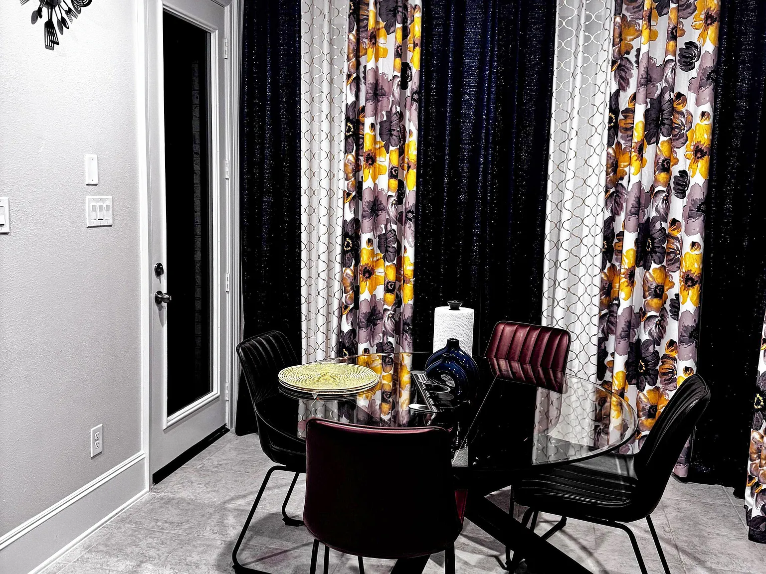 3 bed, 2.0 bath, 3150 sqft, $1,001 — Photo 1