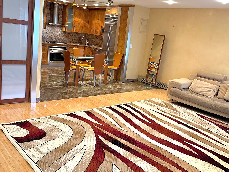 1st image of 20 Cove Ln #8B