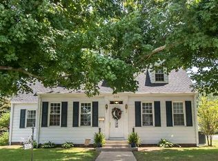 606 Nicholson St, Clinton, NC 28328