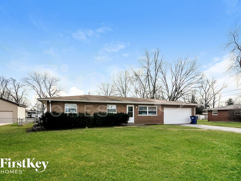 1st image of 8 Oak Dr