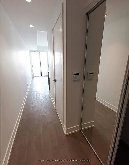 7 Grenville St #2012 — Photo 23