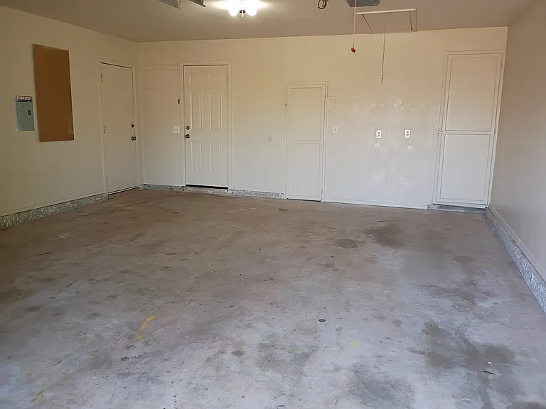 1409 SE 8th St — Photo 30