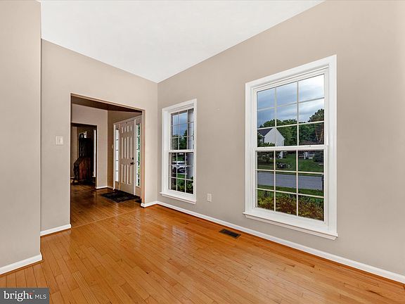 4th image of 25 Turkey Tract Pl