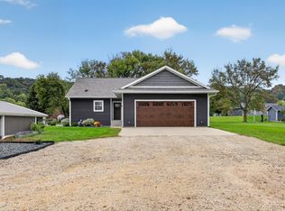 17 Richland Ave, Saint Charles, MN 55972