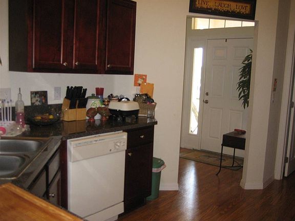 4th image of 406 Willowbrook Dr