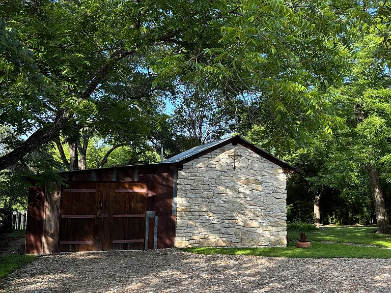 2113 Wood Acre Ln — Photo 14