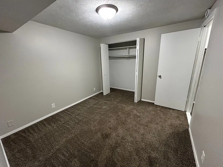 806 W 23rd Ave #18 — Photo 9