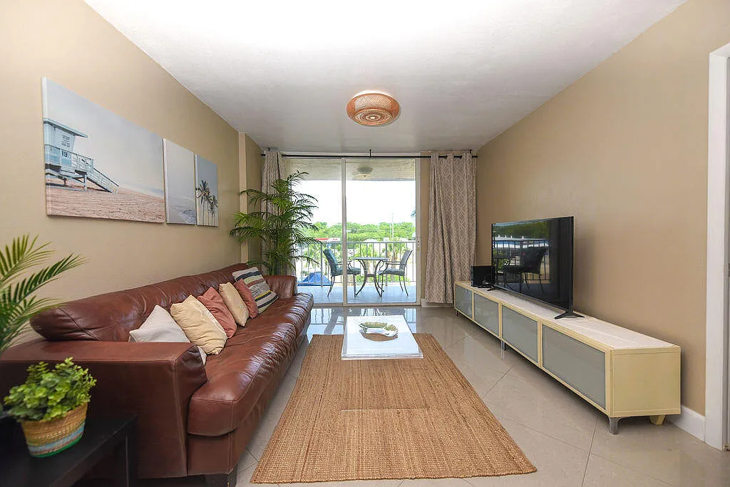 2 bed, 1.5 bath, 794 sqft, $2,600 — Photo 4