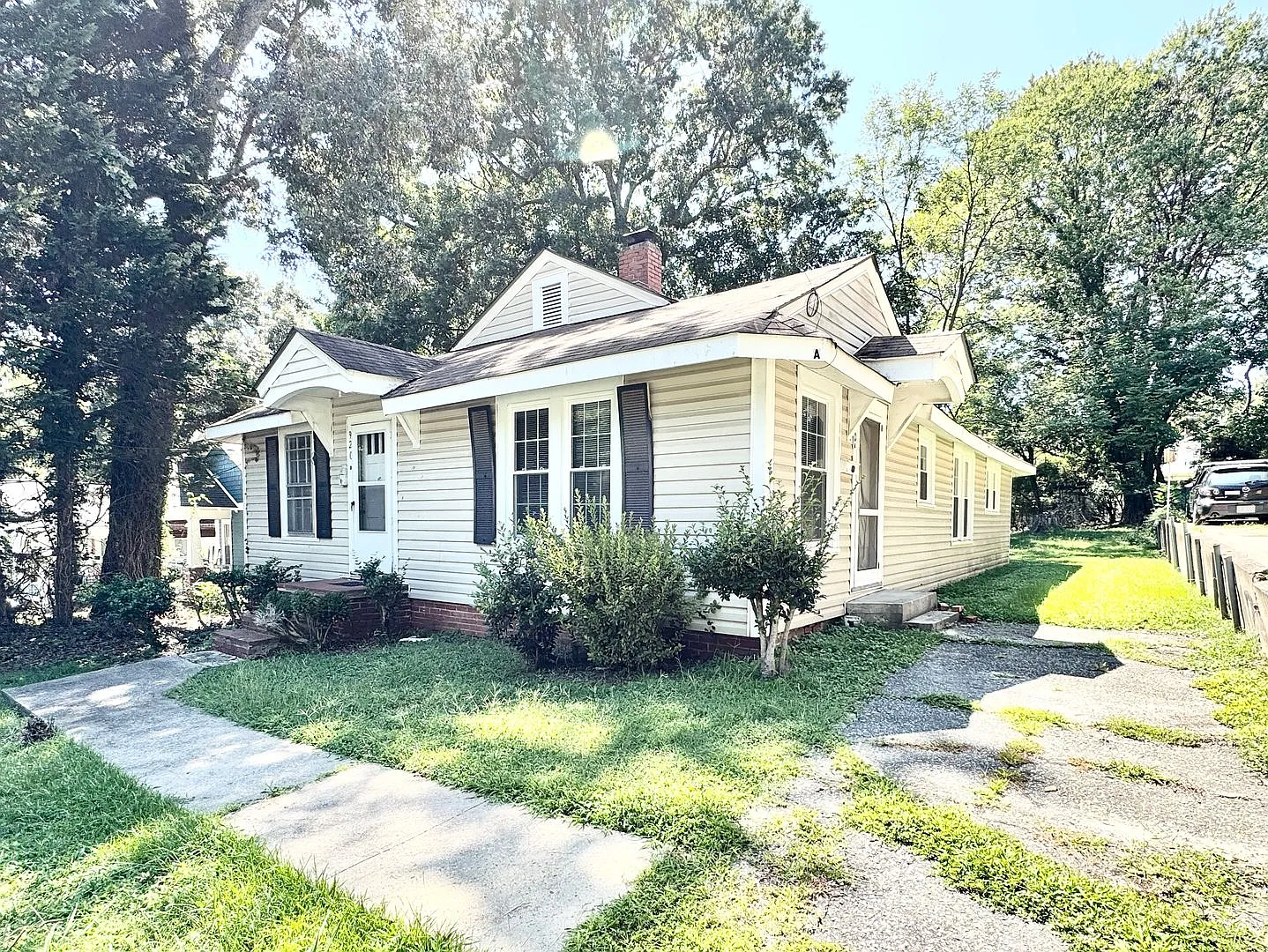 1 BR Apartment w/ Lawn Service Included — Photo 1