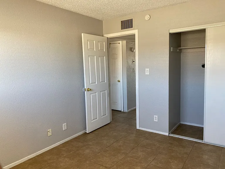 1920 Galaxy St — Photo 15