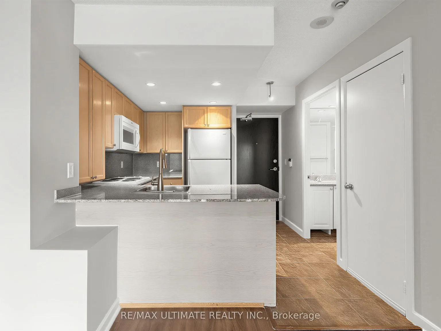 2 bed, $2,500 — Photo 3