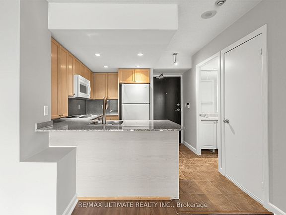 3rd image of 8 Park Rd #1508