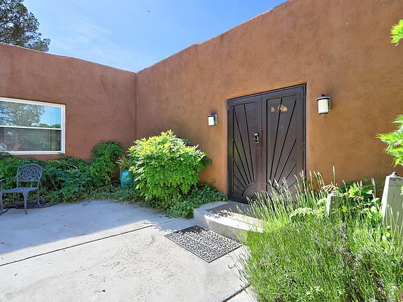 4th image of 518 Hermosa Dr SE