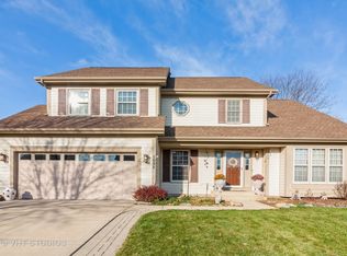 1098 Hampshire Ln, Elgin, IL 60120