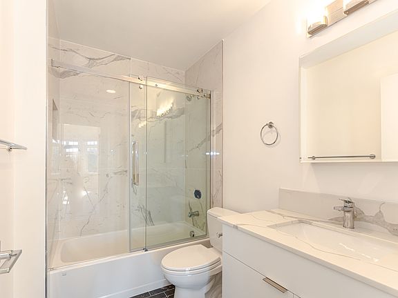 5th image of 1303 Lombard St #3
