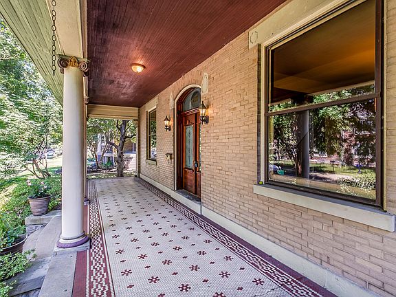 3rd image of 610 Nelson Pl