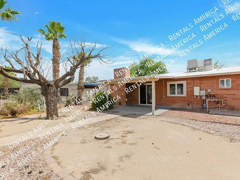 7868 N Soledad Ave — Photo 26