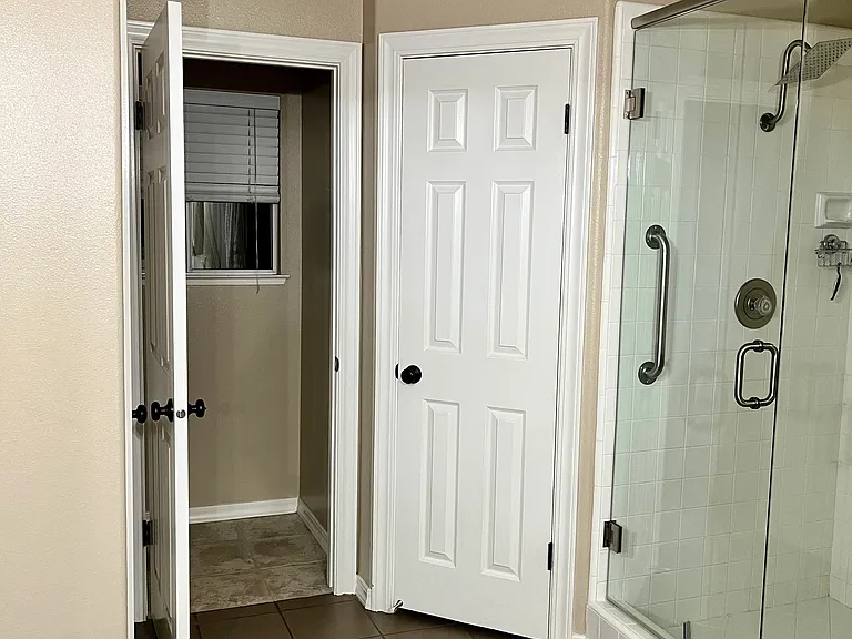 1174 E Kenosha Ave — Photo 15