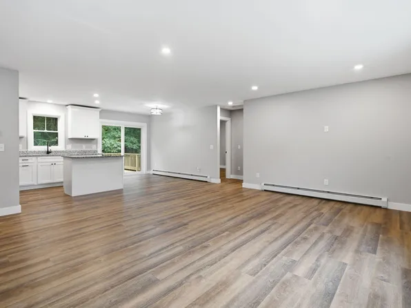 4 Neponset Circle, Limerick, ME 04048