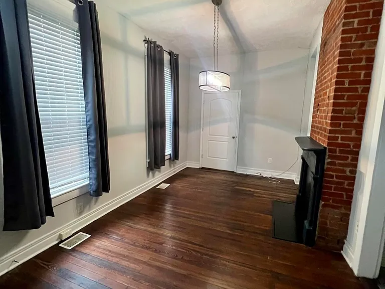 925 S Preston St — Photo 6