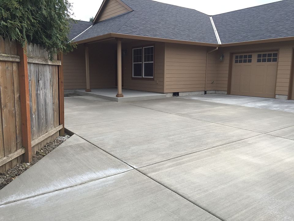 1st image of 675 NW Connell Ave
