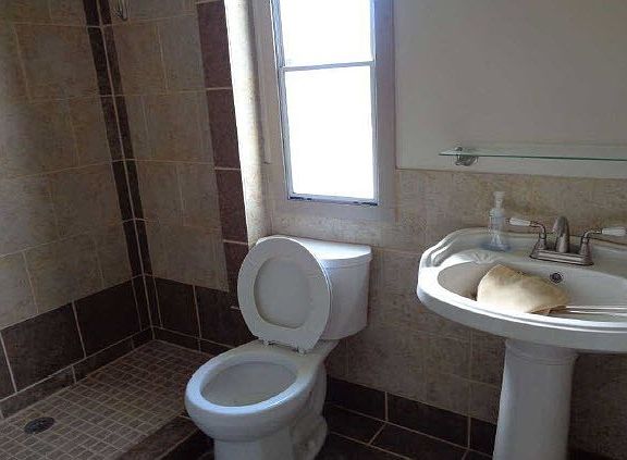 3rd image of 115 Coolwood Dr