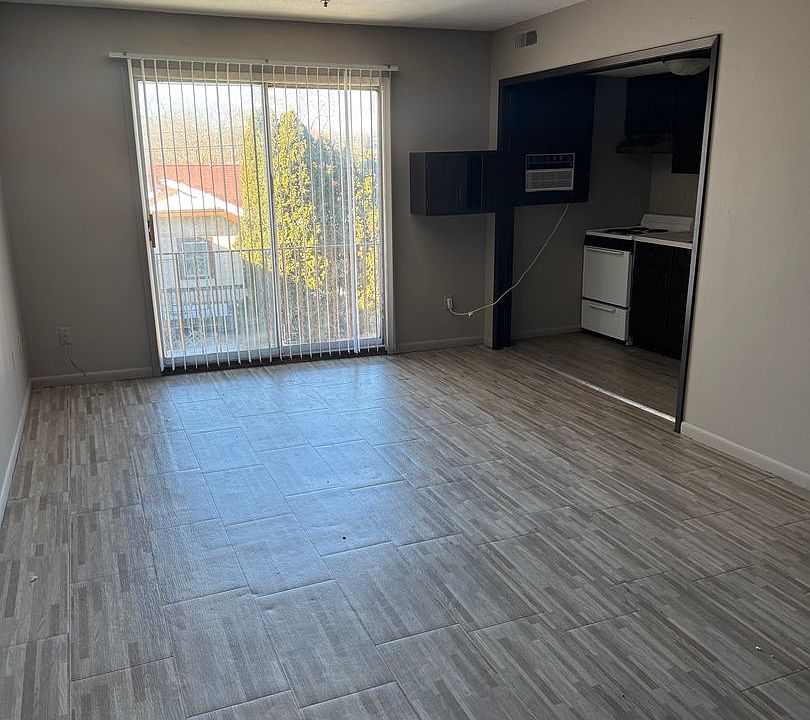 2nd image of 2910 Arnold Rd APT 33