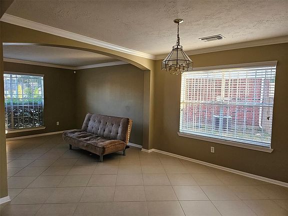 5th image of 2522 Toms Brook Dr
