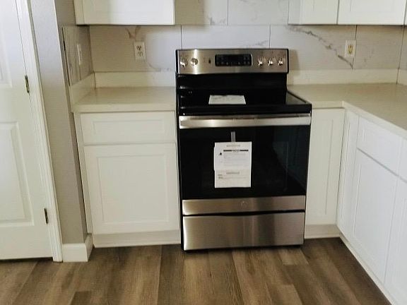 2nd image of 1637 Caton Ct
