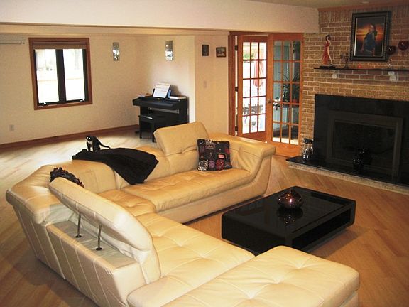 2nd image of 1187 Father Capodanno Blvd